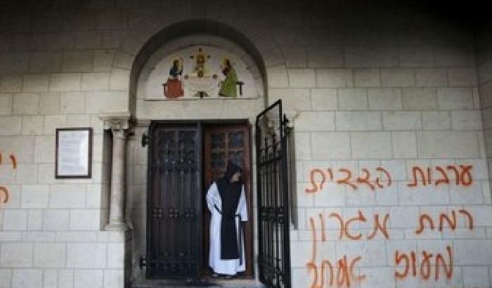 Estremisti israeliani vandalizzano un monastero