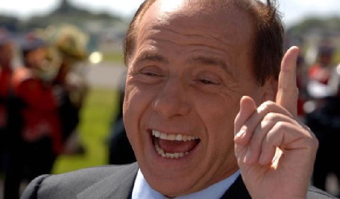 Berlusconi: nel Pdl dimezzamento degli emolumenti