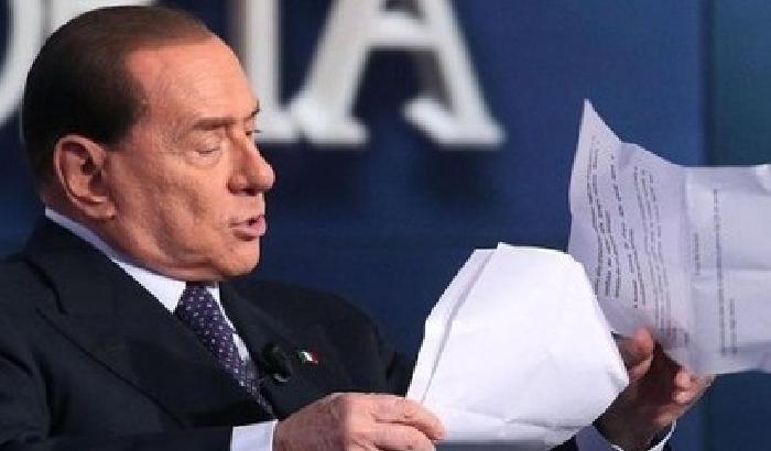 Berlusconi: allarme, c'è Grillo alle porte