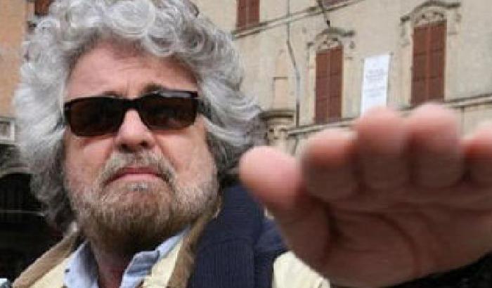 Grillo se la prende con l'Unità: fa propaganda con soldi pubblici