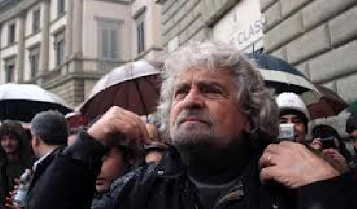 Grillo accusa i giornalisti: colpa loro se ci sono ancora i partiti