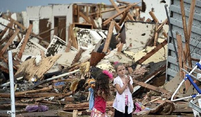 Oklahoma, strage nella scuola: tra le vittime 9 bimbi