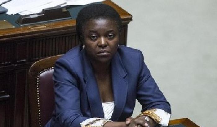 Kyenge: abolire il reato di ingresso clandestino