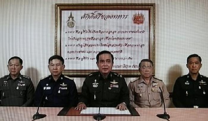 Thailandia: l'esercito annuncia il colpo di Stato in tv