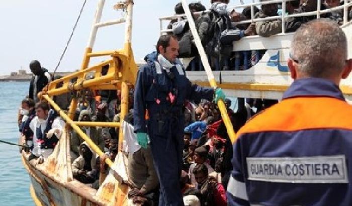 L'accoglienza dei migranti in Italia? A tempo e al massimo ribasso