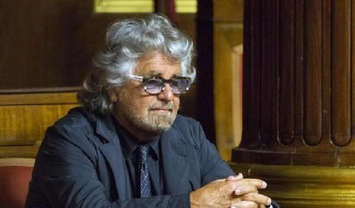 Grillo: Colpo di Stato! Renzi: no, di sole