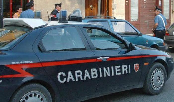 Litiga con la moglie e la uccide con una coltellata al cuore