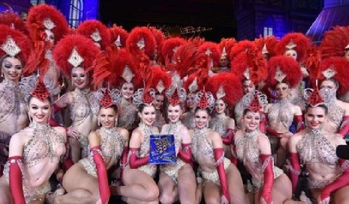 Can-can da guinness per le ballerine del Moulin Rouge