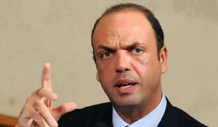 Alfano: abbiamo espulso il padre del ragazzo che disse 'viva l'Isis'