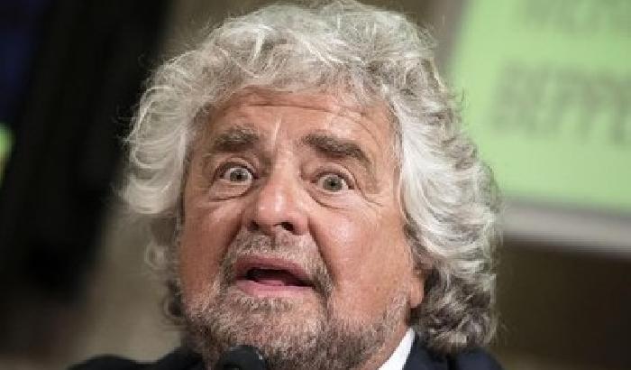 Grillo straparla: se la Raggi non diventa sindaco mi do fuoco in piazza