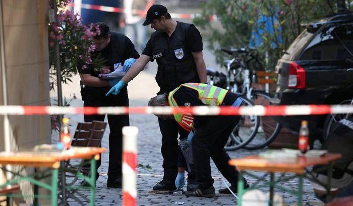 No alla sepoltura in un cimitero islamico per gli attentatori di Wurzburg ed Ansbach