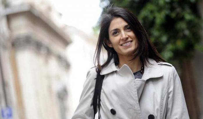 "Marra onesto e trasparente": spunta la mail della Raggi a Casaleggio