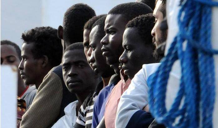 Consiglio ai politici: formate un listone "No Migranti" e vincerete le elezioni a mani basse