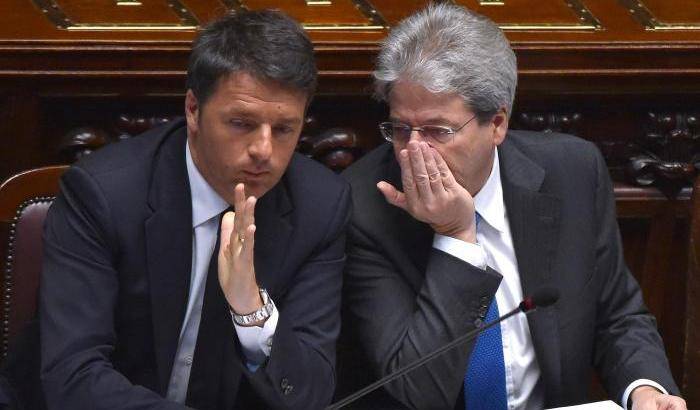 Renzi bastona Gentiloni e Martina si dissocia: critiche sbagliate e ingiuste