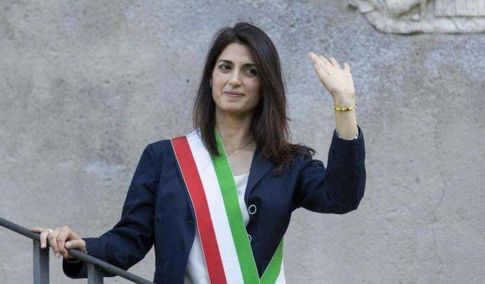 Raggi contro Gentiloni: "E' romano ma non aiuta la Capitale"