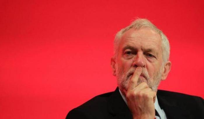 Corbyn attacca Farage: "Vuole la Brexit delle elites che fa gli interessi dei ricchi"