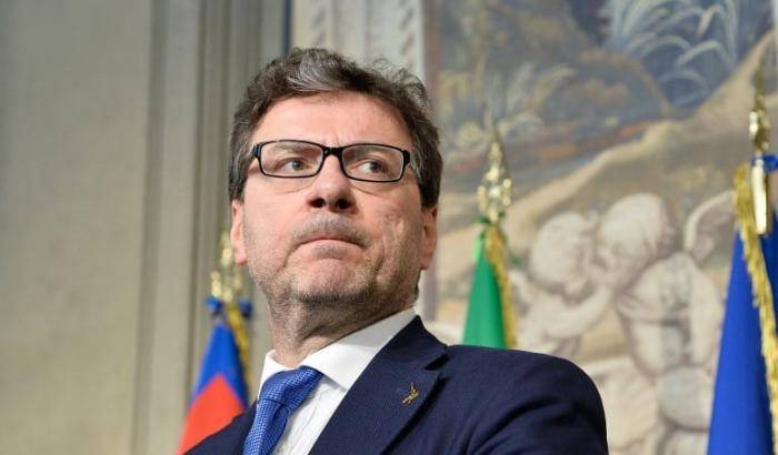 Giorgetti ai ministri: "Tenetevi una foto di Renzi sulla scrivania, dal 40% a perdere il passo è breve"