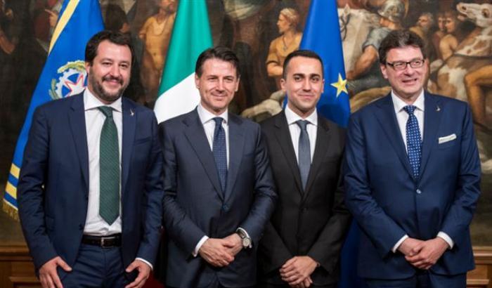 L'opposizione contro Di Maio: fanno i condoni e danno la colpa alle manine, imbroglioni