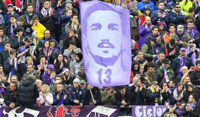 Odio e insulti alla memoria di Astori: gli sciacalli riempiono il web di volgarità