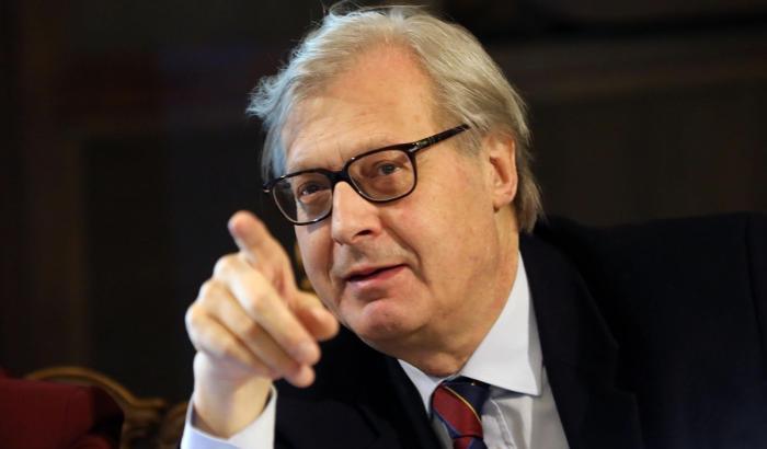 Sgarbi ironizza su Di Maio: il suo è un caso psichiatrico non politico, si trovi un lavoro