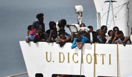 La Cassazione condanna il governo a risarcire i migranti della Diciotti: "Il soccorso in mare è un dovere"