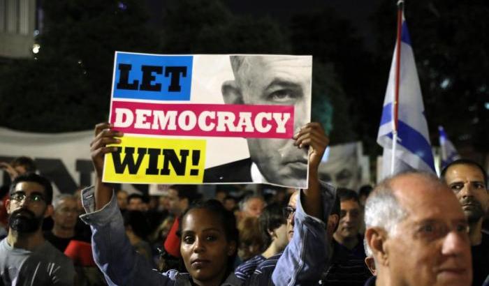 Israele in piazza contro la deriva autoritaria di Netanyahu