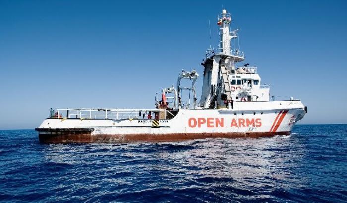 Malta rifiuta l'ingresso a Open Arms, 121 migranti bloccati a largo dell'isola