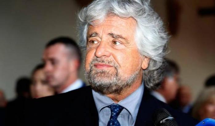 Grillo non risparmia i due Mattei: "L'Italia è in balia delle minchiate di Renzi e Salvini"