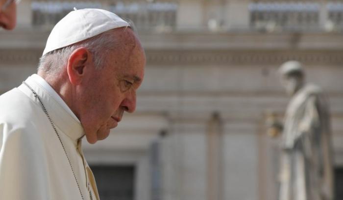 Papa Francesco: "Usare le armi nucleari è immorale, ora basta"