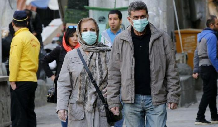 Per l'emergenza Coronavirus l'Iran chiede 5 miliardi al Fmi: quali le conseguenze?