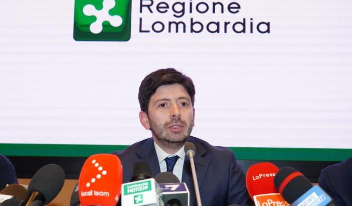 Il ministro Speranza contro Renzi: "Abbassare la guardia adesso vanificherebbe gli sforzi"