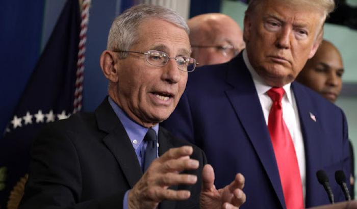 Fauci ancora contro Trump: "A Natale pensiamo alla sicurezza dei nostri cari"