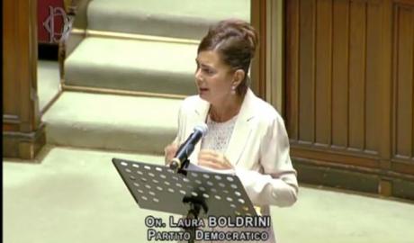 Il monito di Boldrini alle ragazze: "Lasciate i fidanzati violenti o che non rispettano"