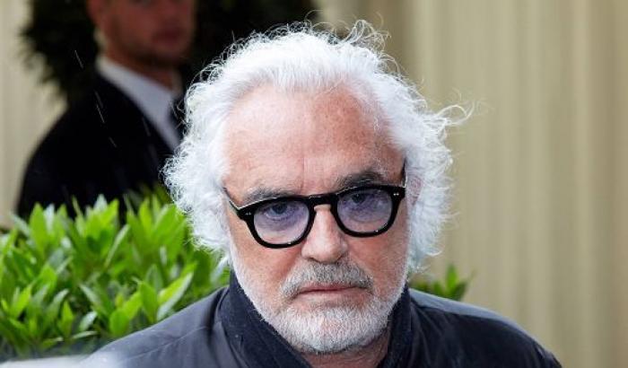 Dalla quarantena per 'prostatite', Briatore fa ancora lo sbruffone: "Non ci fermeremo mai"