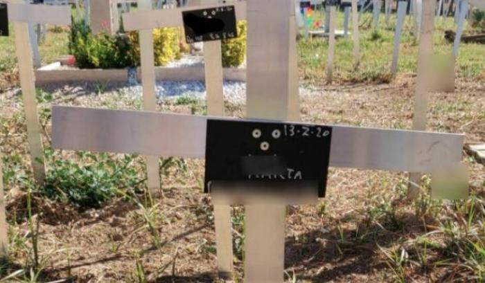 A Roma c'è un cimitero di feti abortiti: sulle tombe il nome delle madri (che non ne sanno nulla)