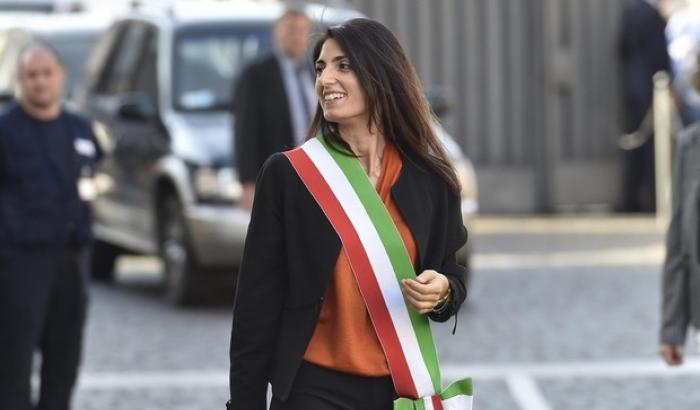 Raggi si ricandida a sindaca di Roma, Di Battista esulta: "Con lei si vince"