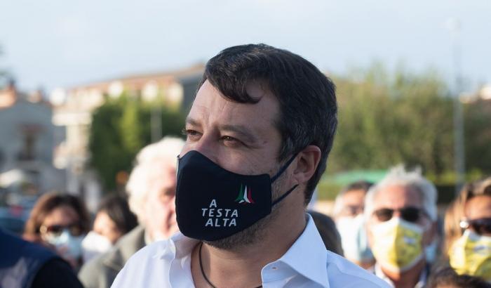 Sbugiardato sul Covid Salvini si tuffa nella xenofobia: "Lamorgese non ferma gli sbarchi"