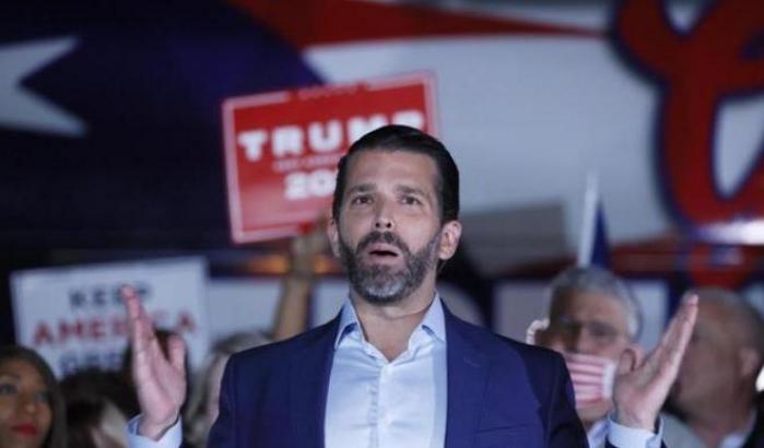 Donald Trump jr peggio del padre: "Passerò la quarantena Covid pulendo le pistole"