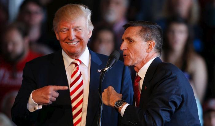 Trump ha graziato l'amico Michael Flynn: nel 2017 mentì sui contatti con la Russia