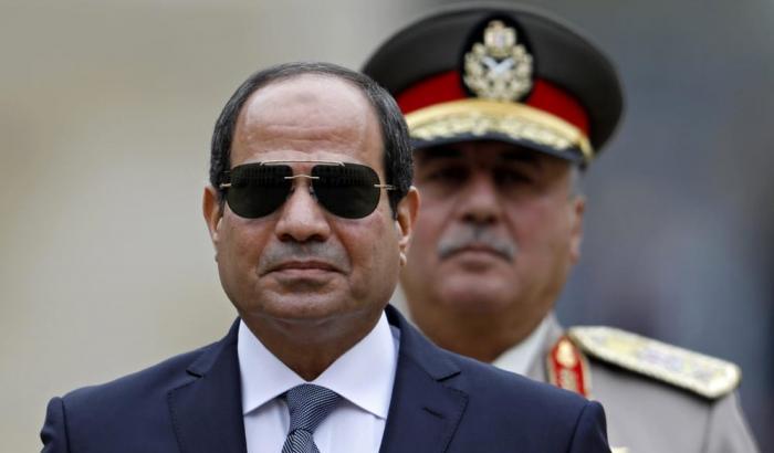 Egitto, la farsa di al-Sisi: toglie lo stato d'emergenza per rafforzare lo stato di polizia