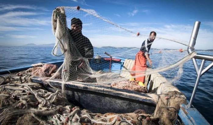 Conte e Di Maio danno la buona notizia dalla Libia: liberati i 18 pescatori di Mazara del Vallo