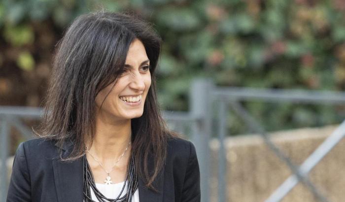 Raggi che ora sa cosa significa governare Roma ammette: "Con Marino sono stata ingenerosa"