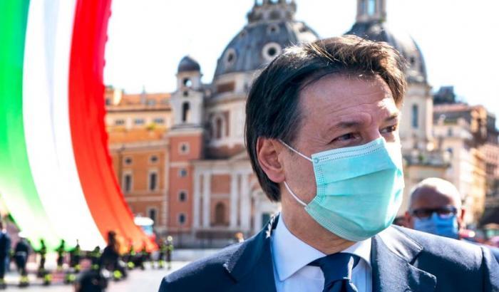 Conte rompe il silenzio: "Ci vuole un nuovo governo di salvezza nazionale"