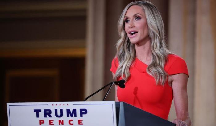 Lara Trump: "Nessun piano per il ritorno di mio suocero alla Casa Bianca in agosto"