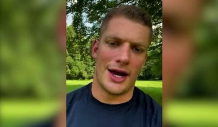 Si chiama Carl Nassib ed è il primo giocatore a fare coming out nella storia della Nfl