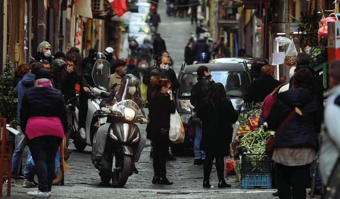 La psicologa: "Paura di togliere la mascherina? Ovvio, non ci sono certezze"