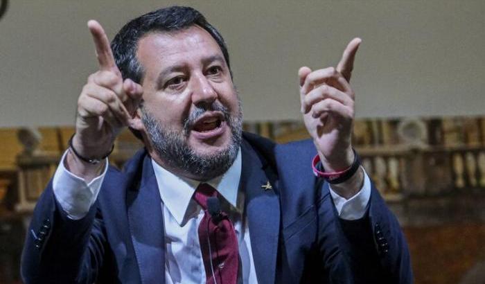 Salvini "il cristiano" vuole smembrare le famiglie afghane: arrivino solo donne e bambini