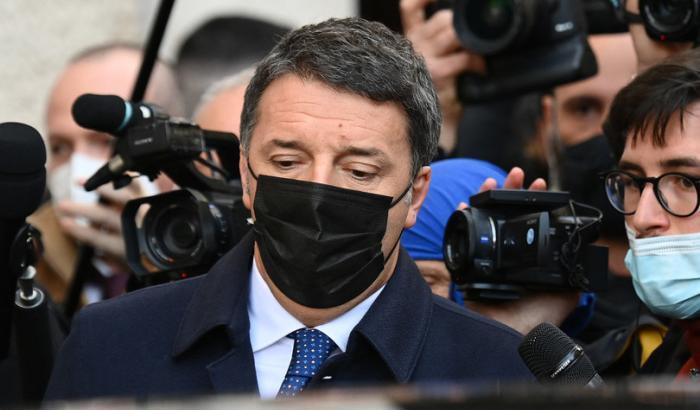 Renzi boicotta l'alleanza progressista: "Il Pd scelga tra Draghi e i grillini"