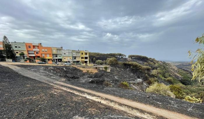 Dopo due giorni è stato finalmente fermato il fronte di fuoco che ha devastato l'Oristanese