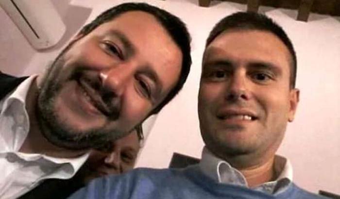 Il consigliere della Lega accosta il vaccino alla Shoah e annuncia: "Io non me lo faccio"